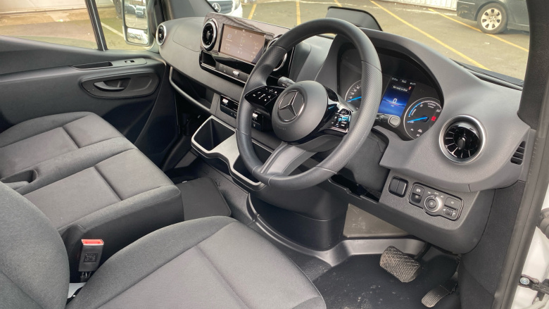 Mercedes-Benz Sprinter E314 L2 Electric Rwd 100kW 81kWh Pro Van Auto